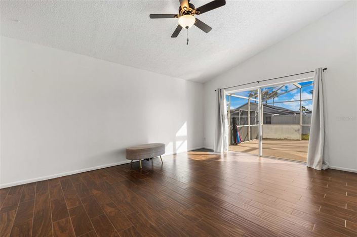 Image No.13-3 Bed House for sale