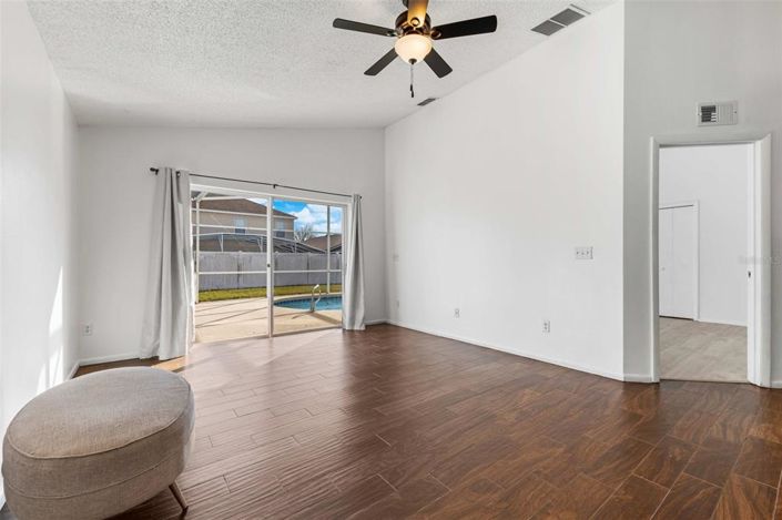 Image No.14-3 Bed House for sale