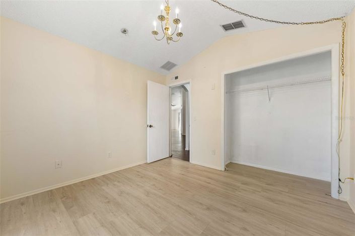 Image No.15-3 Bed House for sale