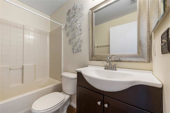 Image No.17-3 Bed House for sale