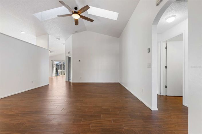 Image No.4-3 Bed House for sale