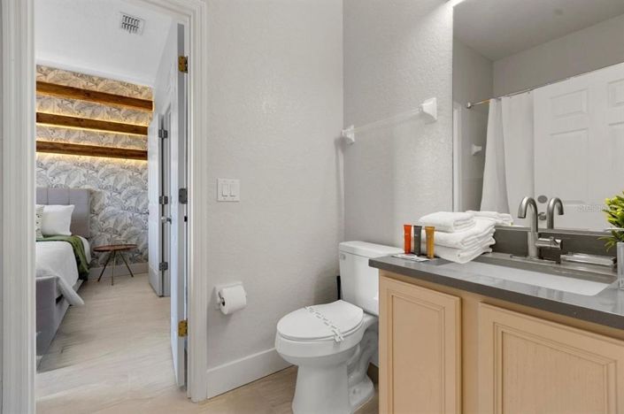 Image No.10-4 Bed Townhouse for sale