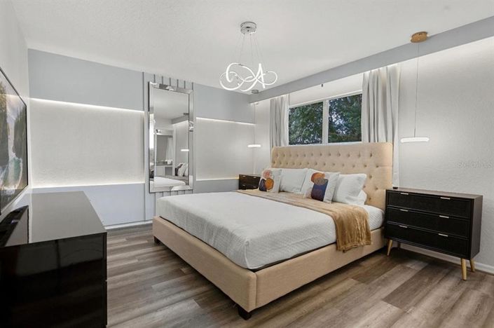 Image No.13-4 Bed Townhouse for sale