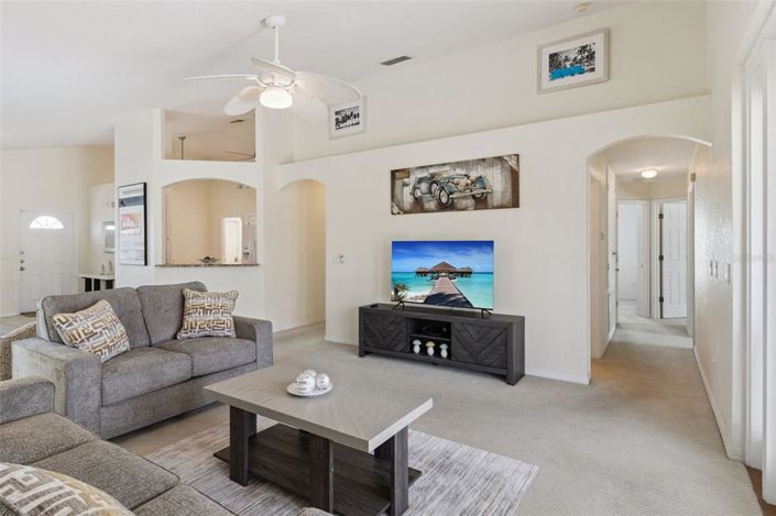 Image No.19-4 Bed House for sale