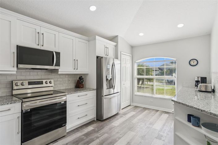 Image No.8-4 Bed House for sale