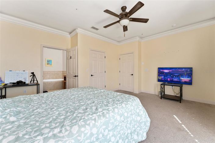 Image No.15-4 Bed Townhouse for sale