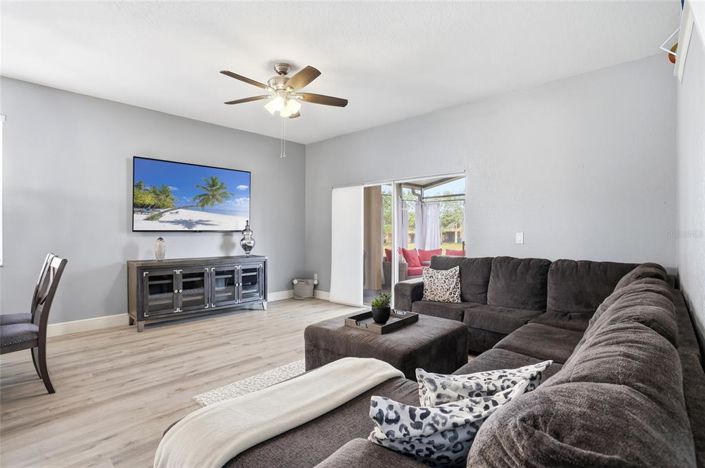 Image No.15-4 Bed Townhouse for sale