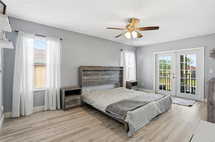 Image No.22-4 Bed Townhouse for sale