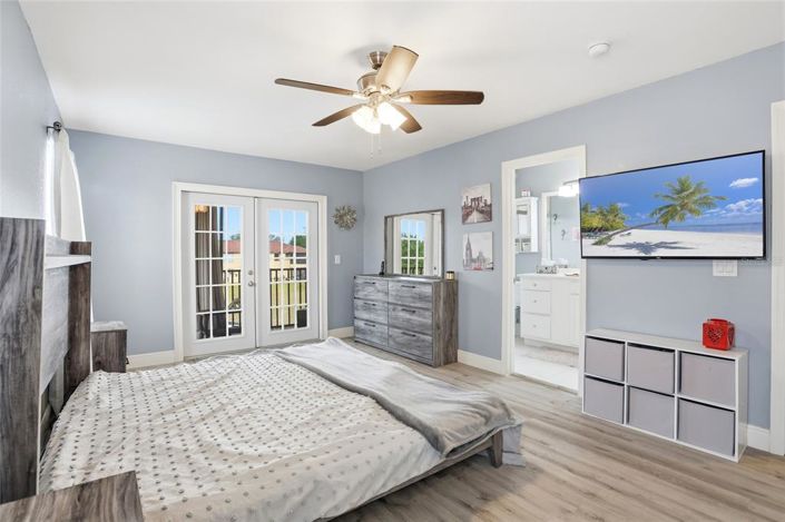 Image No.23-4 Bed Townhouse for sale