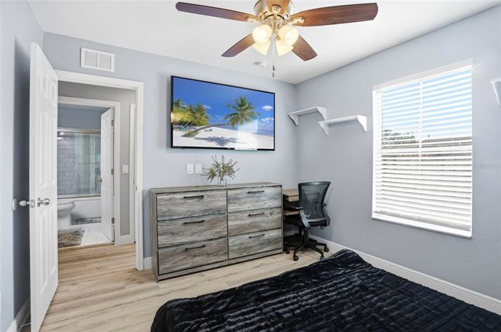 Image No.30-4 Bed Townhouse for sale