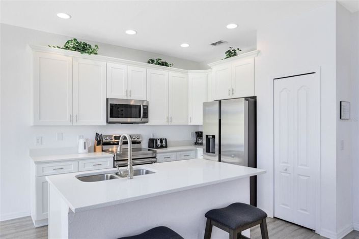 Image No.10-5 Bed House for sale