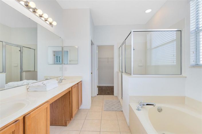 Image No.18-5 Bed House for sale