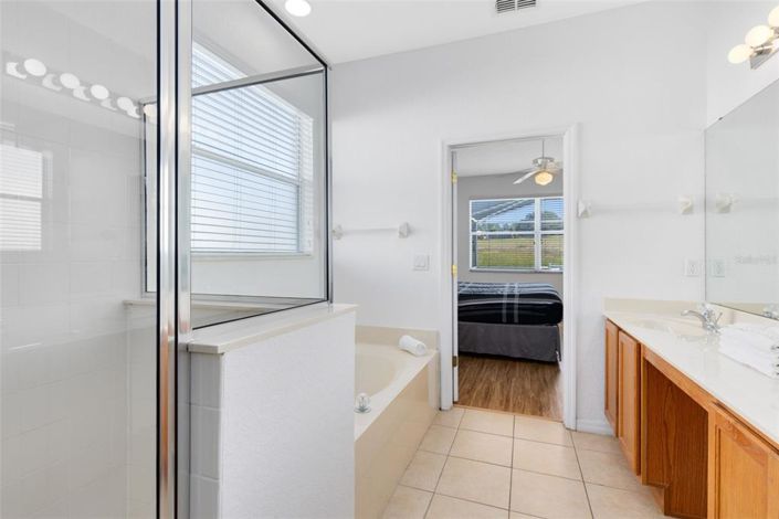 Image No.19-5 Bed House for sale