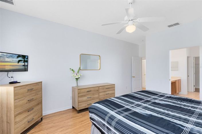 Image No.24-5 Bed House for sale