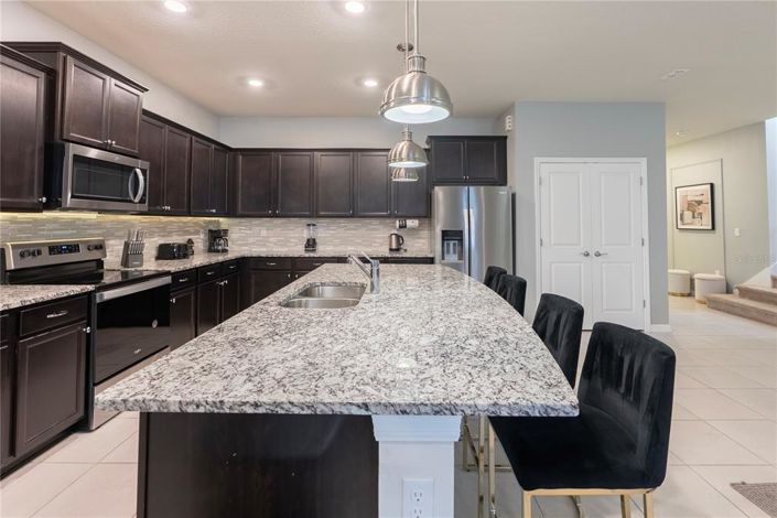 Image No.14-10 Bed House for sale