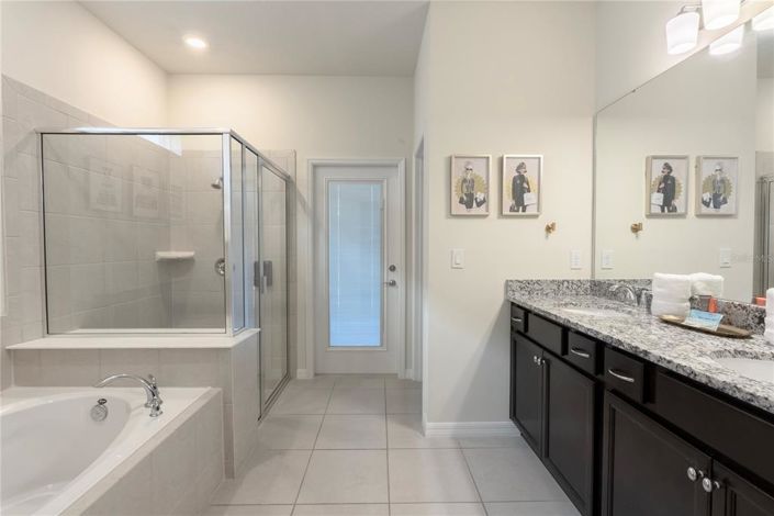 Image No.30-10 Bed House for sale