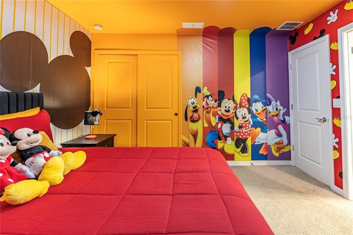 Image No.51-10 Bed House for sale