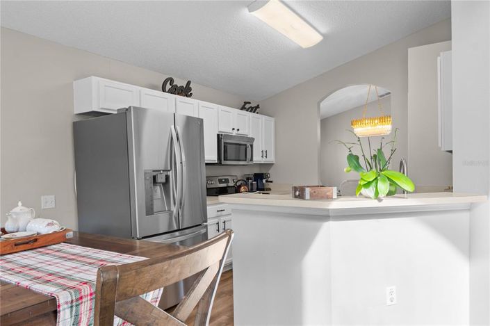 Image No.8-5 Bed House for sale