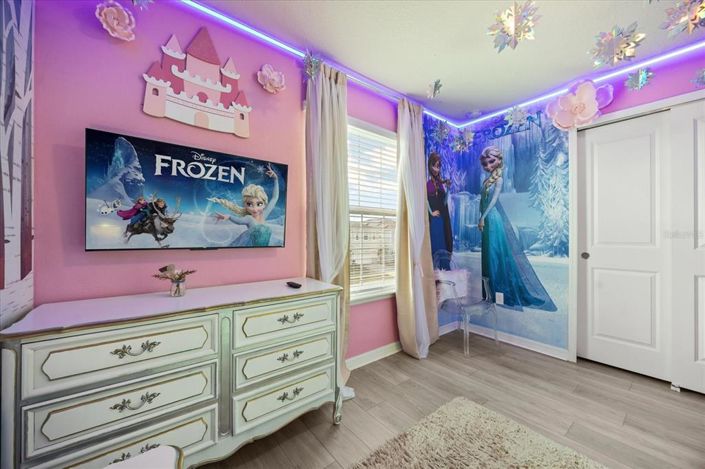 Image No.16-5 Bed Townhouse for sale