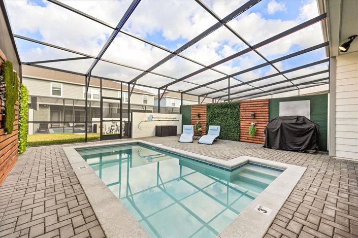 Image No.21-5 Bed Townhouse for sale