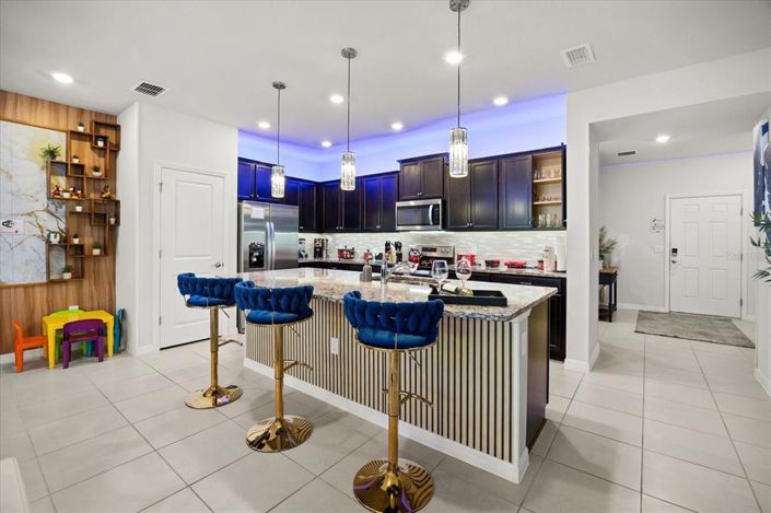 Image No.5-5 Bed Townhouse for sale