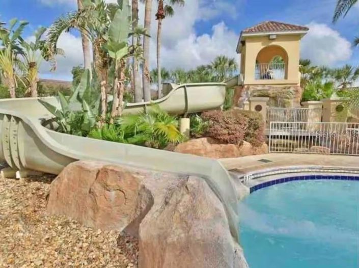 Image No.27-4 Bed Townhouse for sale