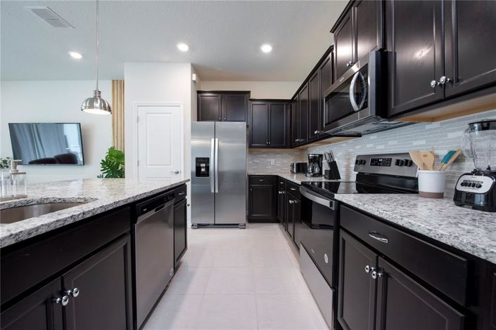 Image No.10-5 Bed Townhouse for sale