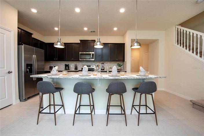 Image No.12-5 Bed Townhouse for sale