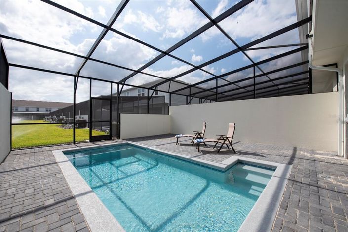 Image No.18-5 Bed Townhouse for sale