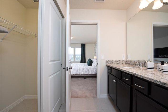 Image No.30-5 Bed Townhouse for sale