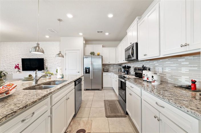 Image No.11-5 Bed Townhouse for sale