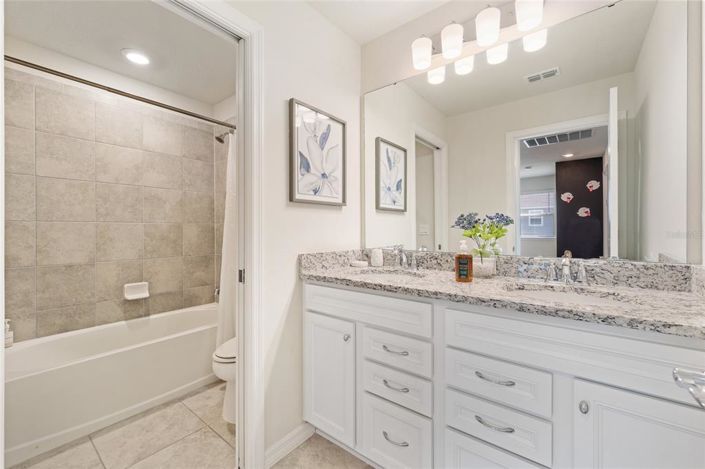 Image No.25-5 Bed Townhouse for sale