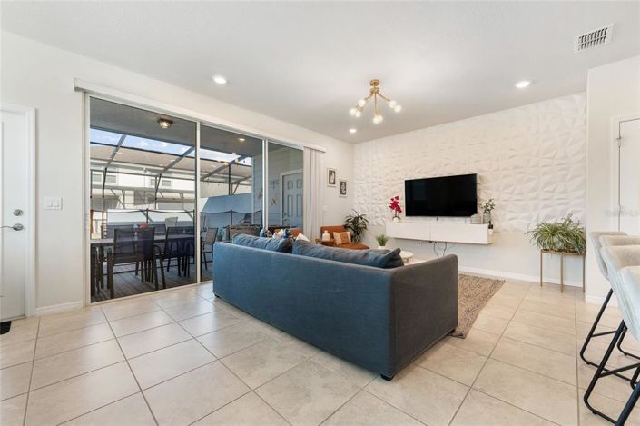 Image No.6-5 Bed Townhouse for sale