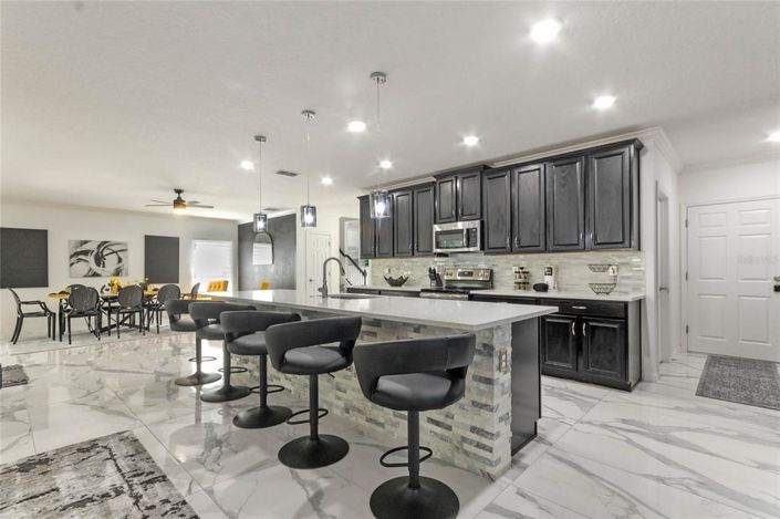 Image No.10-4 Bed House for sale