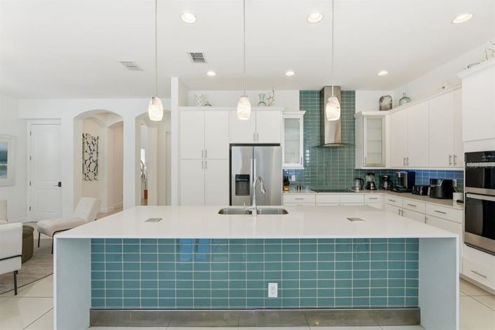 Image No.13-6 Bed House for sale