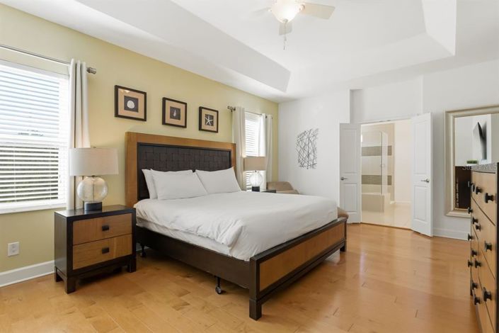 Image No.24-6 Bed House for sale