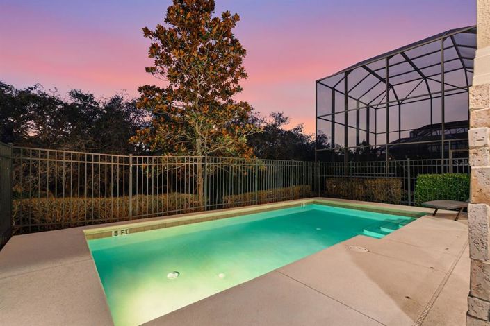 Image No.36-6 Bed House for sale