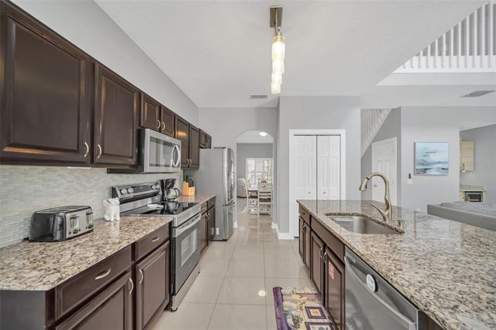 Image No.18-5 Bed House for sale