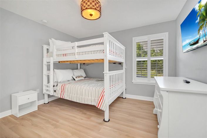 Image No.28-5 Bed House for sale