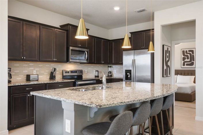 Image No.10-5 Bed House for sale