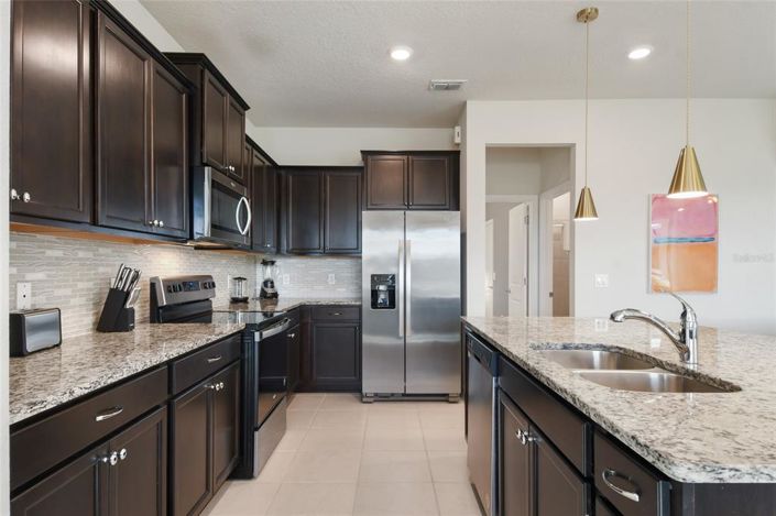 Image No.12-5 Bed House for sale