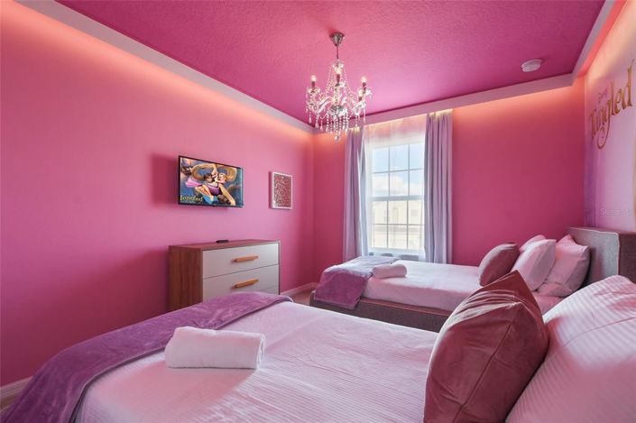 Image No.34-5 Bed House for sale