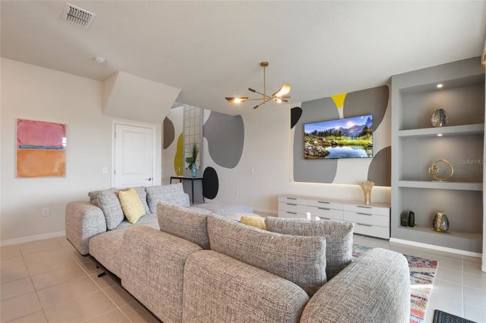 Image No.7-5 Bed House for sale