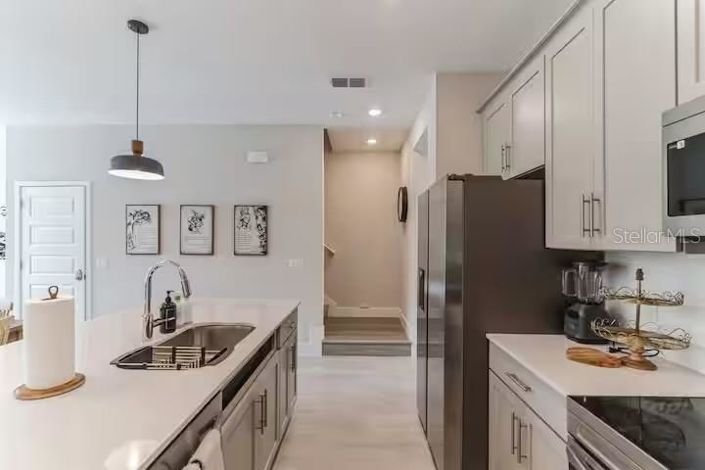 Image No.10-3 Bed Townhouse for sale