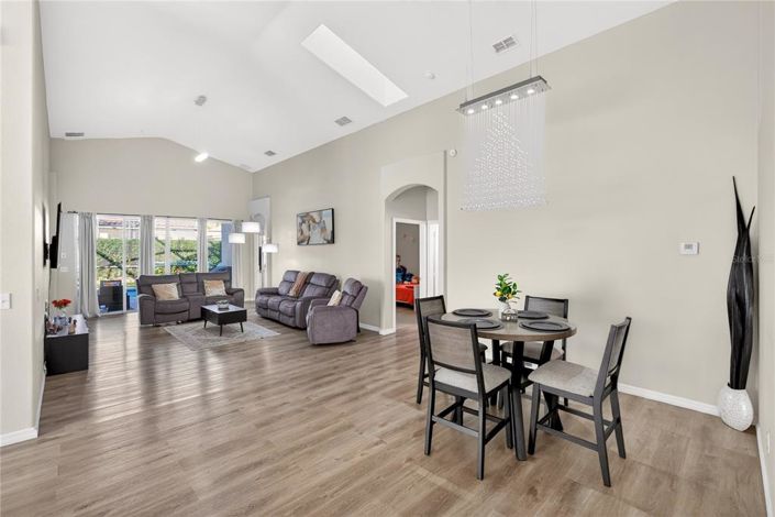 Image No.16-5 Bed House for sale