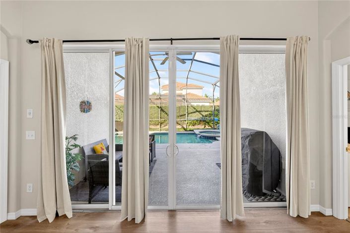 Image No.18-5 Bed House for sale