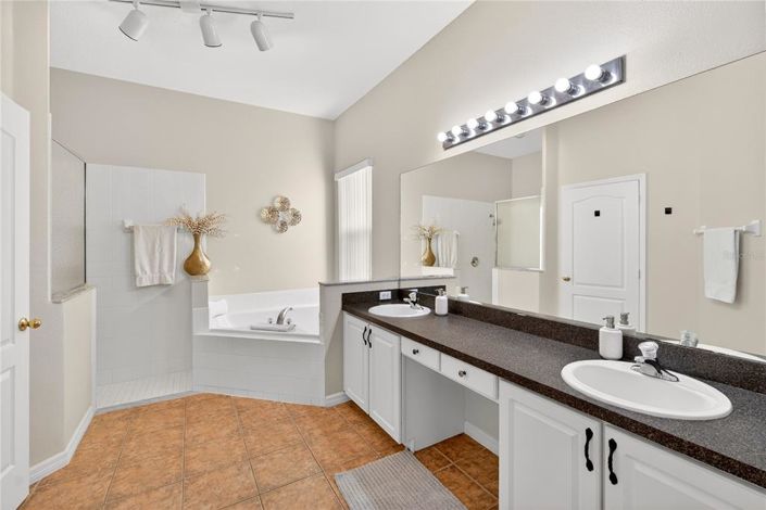 Image No.29-5 Bed House for sale