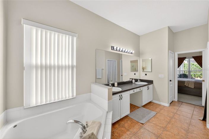 Image No.31-5 Bed House for sale