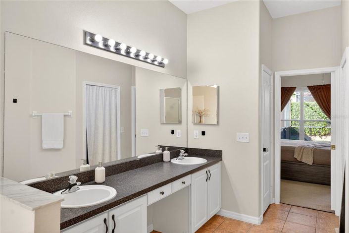 Image No.32-5 Bed House for sale