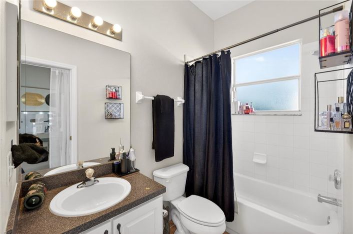 Image No.40-5 Bed House for sale